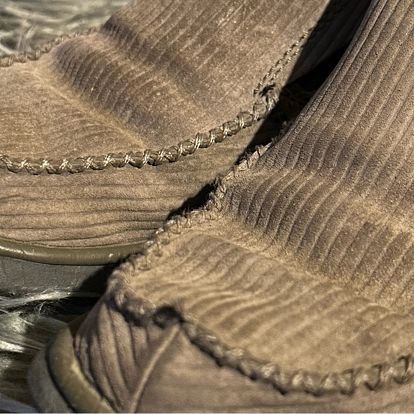 PATAGONIA Men's Maui Mid Corduroy Slip On Sz 8 GUC - Picture 8 of 16